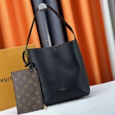 Louis Vuitton Hobo Bags